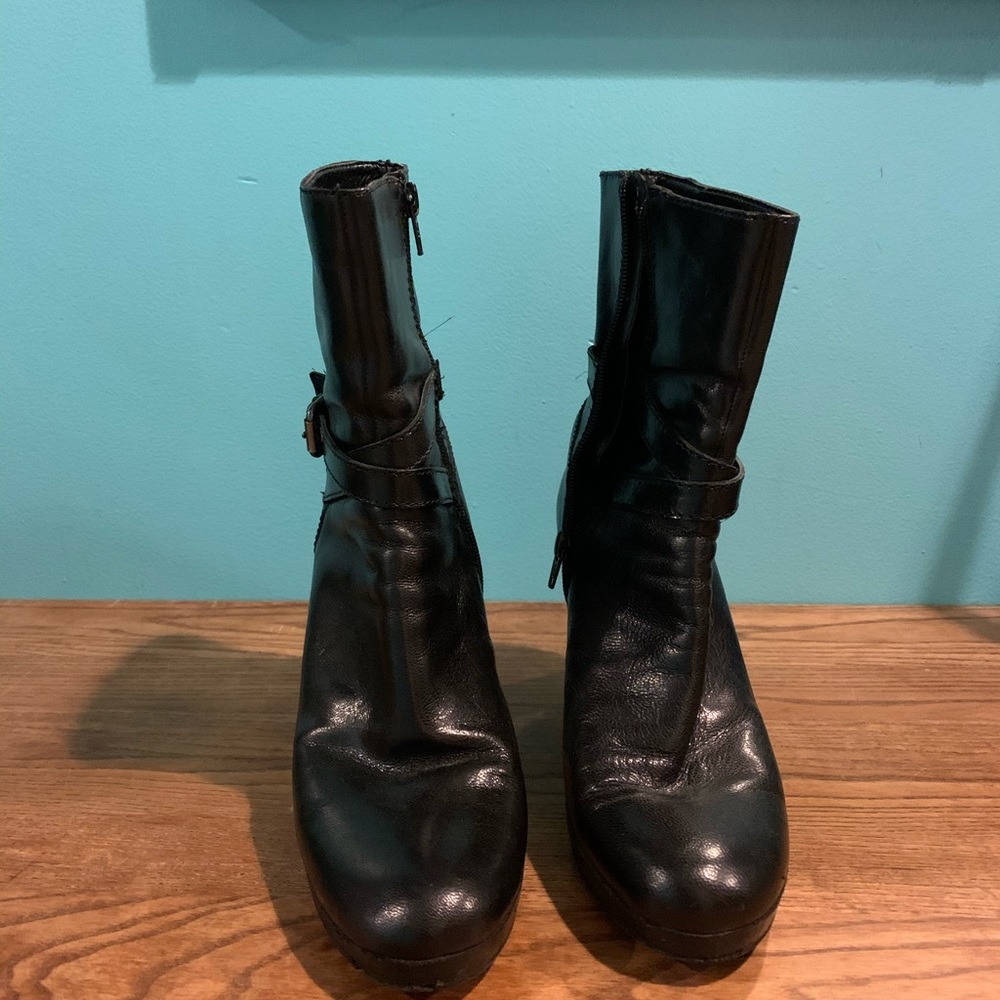 Black platform boots, Nine West